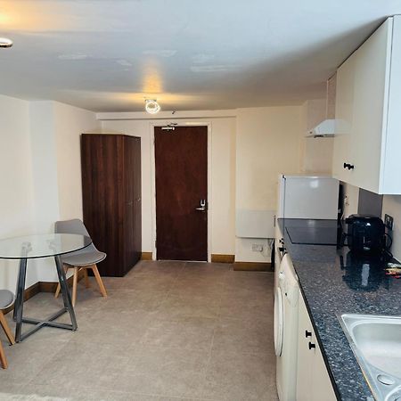 ניופורט Hotels 24-7 - The Old Victoria Hotel מראה חיצוני תמונה