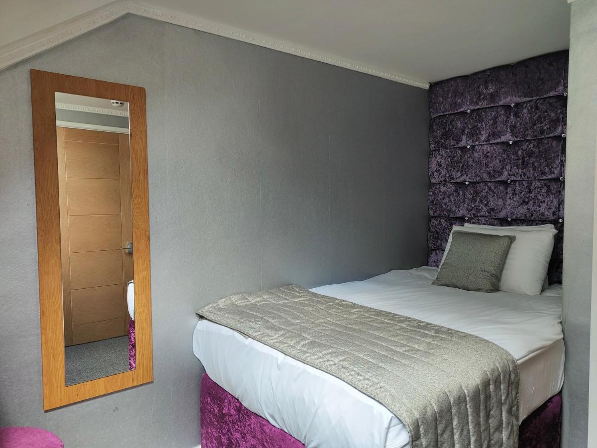 ניופורט Hotels 24-7 - The Old Victoria Hotel מראה חיצוני תמונה
